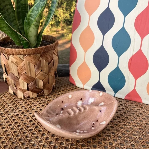 Brown Glazed Polka-Dot Mid Century Modern Ceramic Boomerang/Paisley Ashtray - Picture 5 of 11